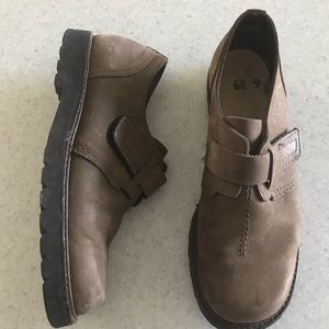 Naot Oxford Nabuck Leather clogs women’s size 39